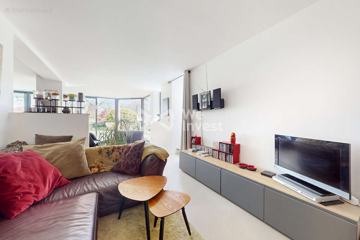 Maison à MARNES-LA-COQUETTE