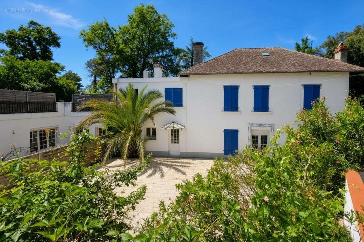 Maison de 8 pièces de 240 m² à Aureilhan - photo 14