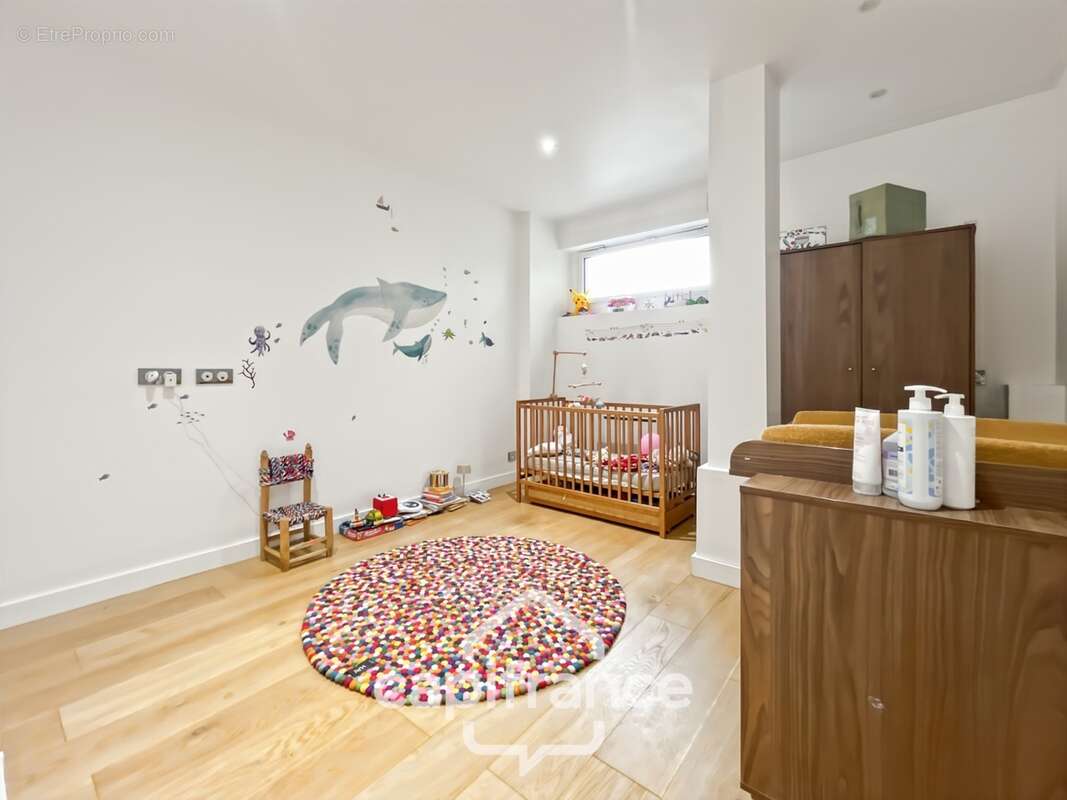 Appartement esprit maison – 164 m² – cour intérieure + box 1 voiture – rue Manessier – Nogent-sur-Marne - photo 19