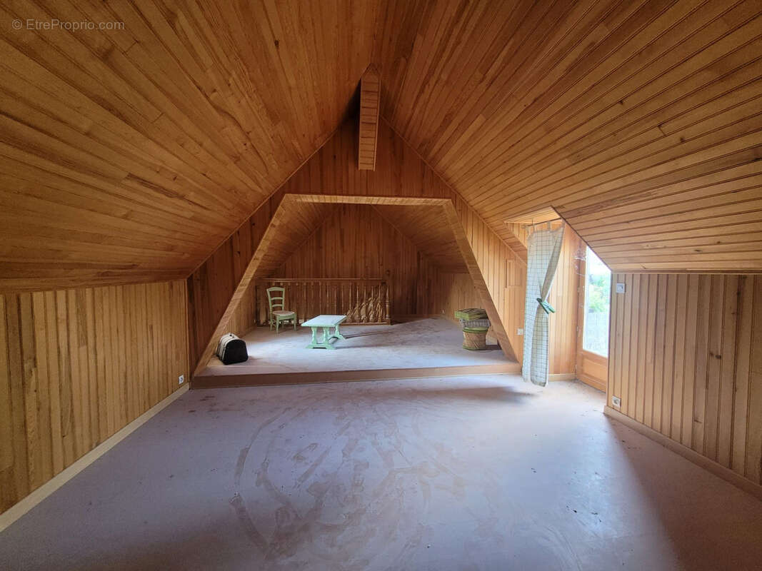 Garage de 900 m2 idéal pour votre activité ! - photo 19