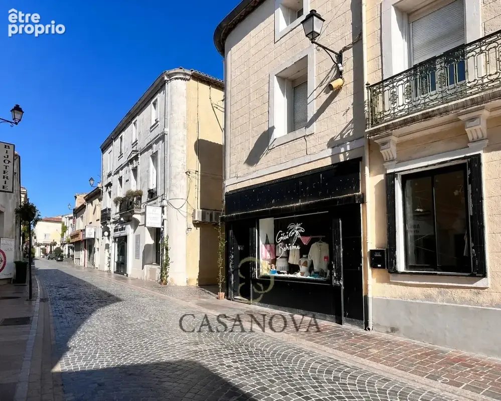 Commerce à MAUGUIO