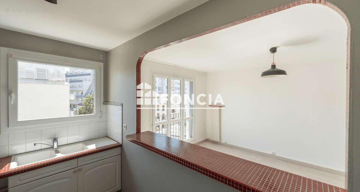 Appartement à PARIS-19E