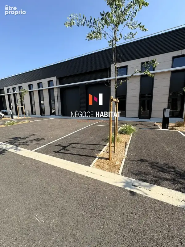 Local d activité  de 280 m2 proche accès autoroute - photo 2