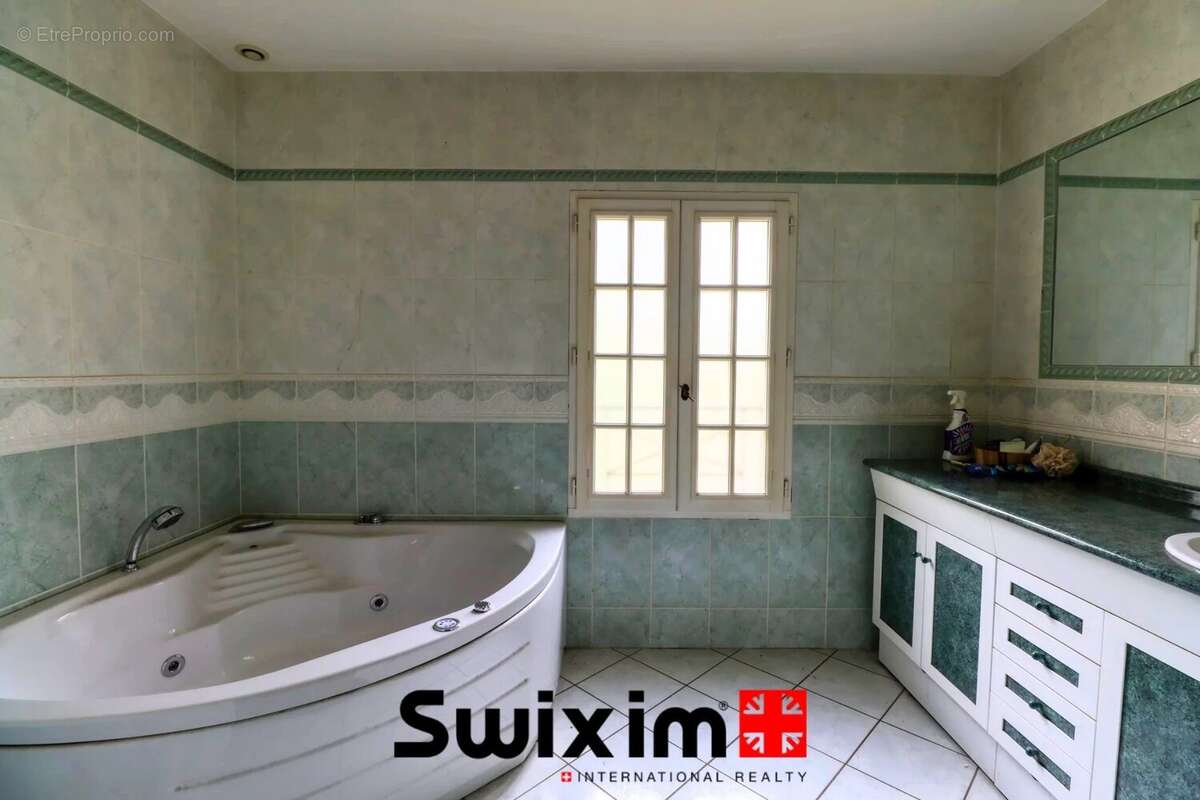 Maison 220 m² sur Sainte Hélène - 8 000 m² de terrain - photo 11