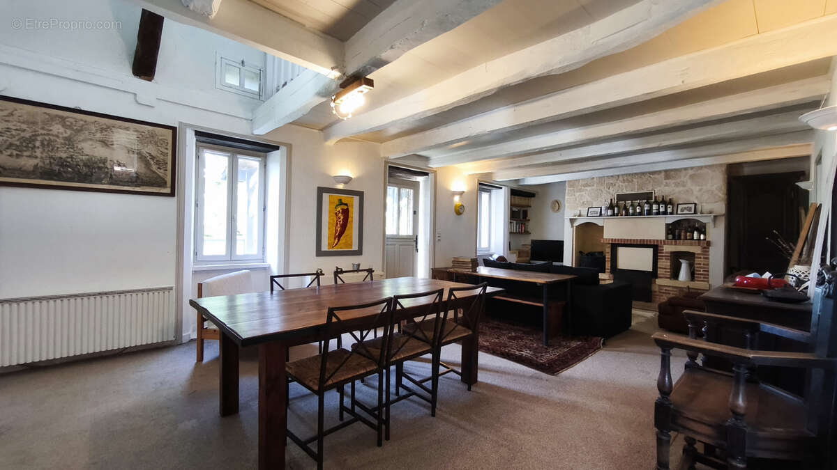 Maison à BAGAT-EN-QUERCY