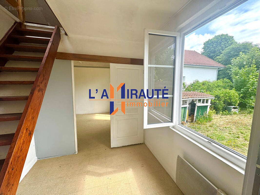 Maison à LE MESNIL-LE-ROI