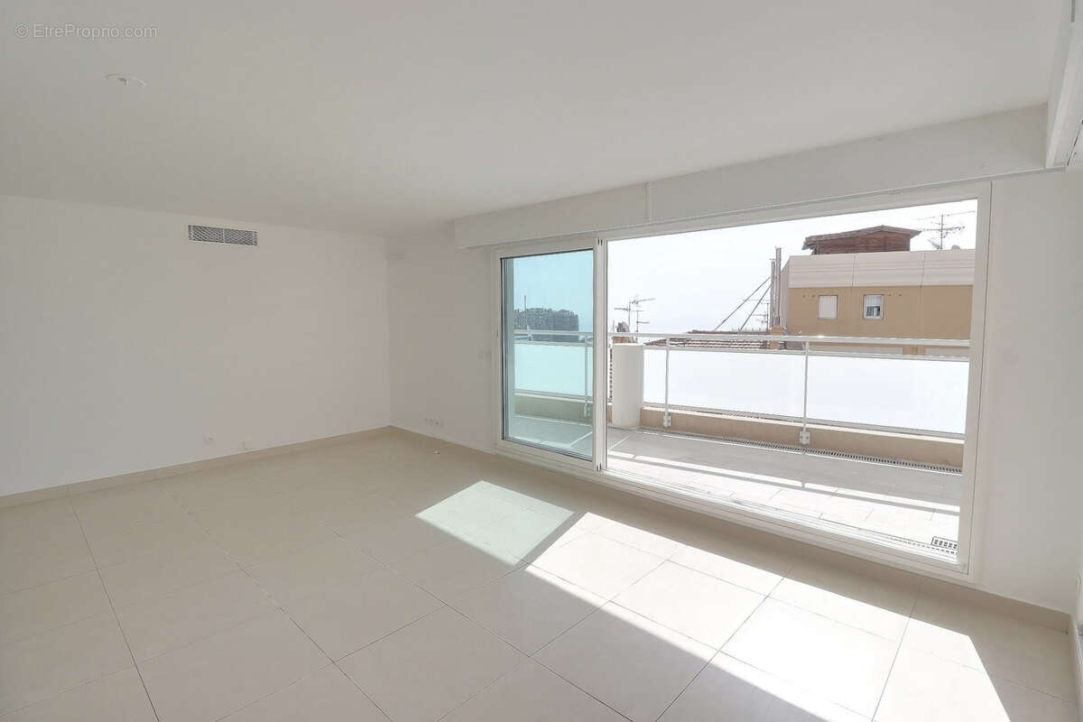 Appartement à CAP-D'AIL