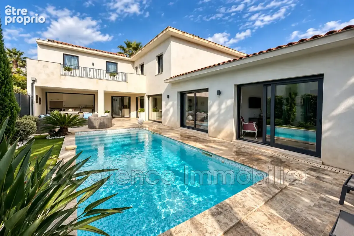 Maison 5 pièces 185 m² à vendre à Sainte-Maxime (83120) - photo 2