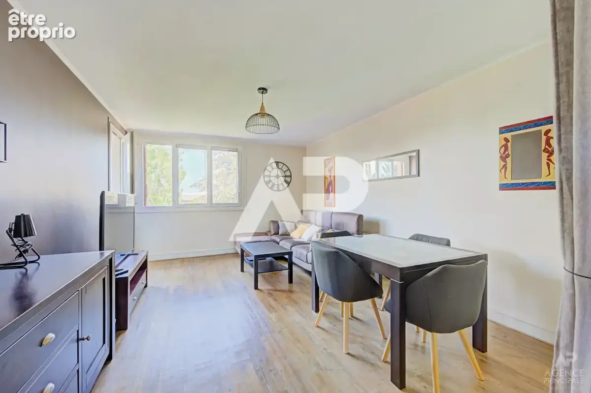 Appartement Rueil Malmaison 4 pièce(s) 79.65m² - photo 5