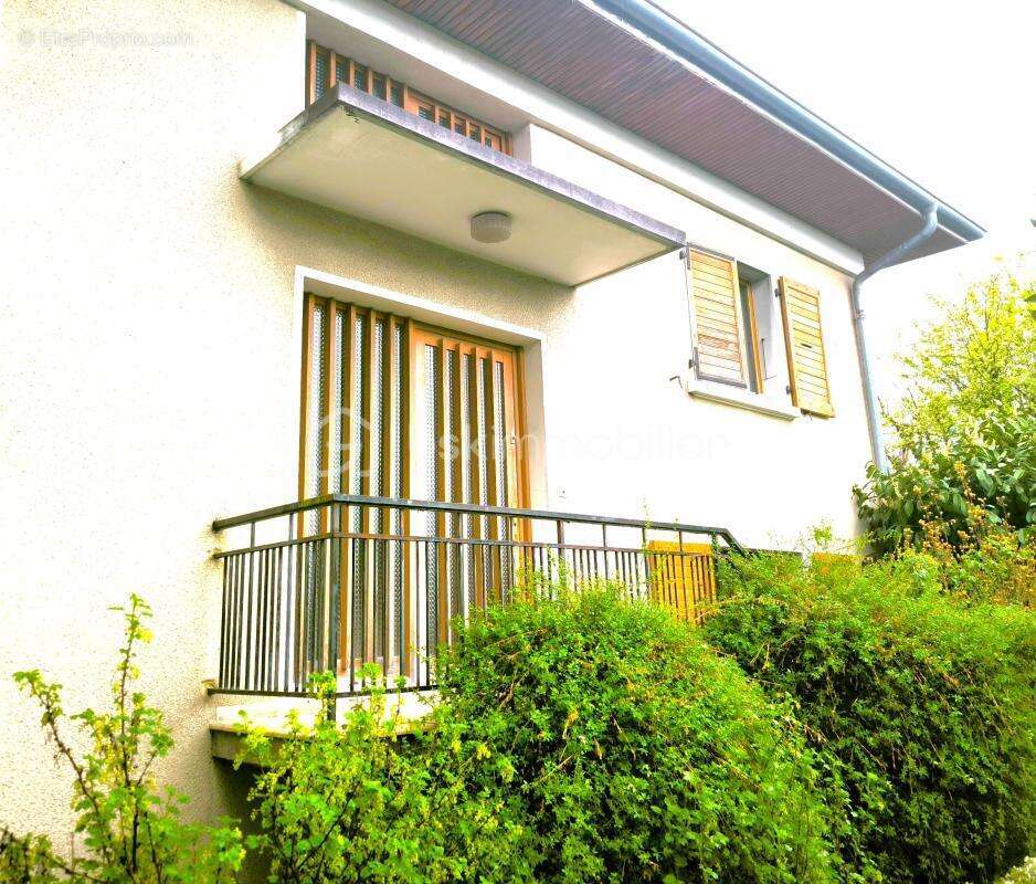 Maison de 220m2 et 880m2 de terrain - photo 2