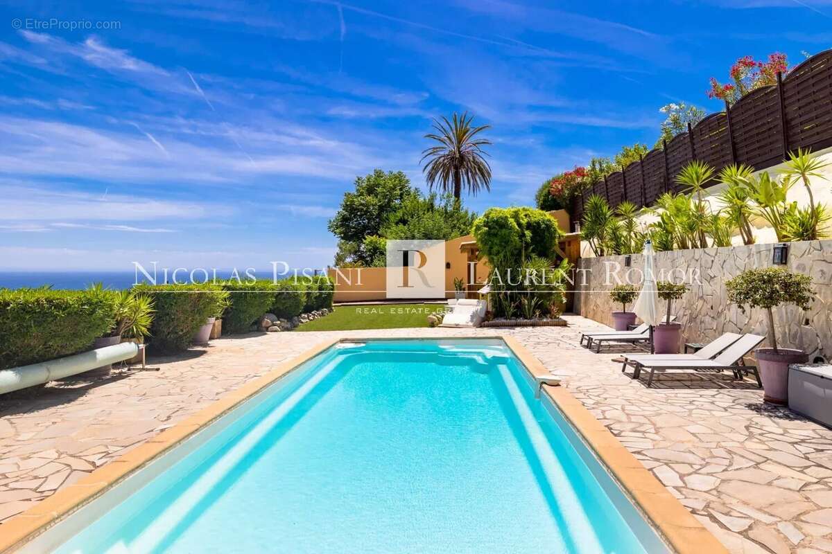 Maison à EZE