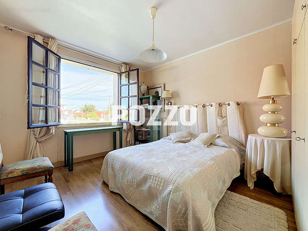Maison Saint Martin de Bréhal 6 pièces 129 m2 environ - photo 8