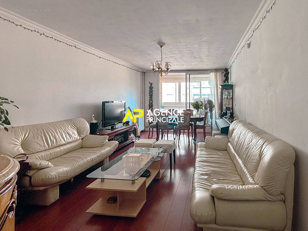 Appartement à SARTROUVILLE