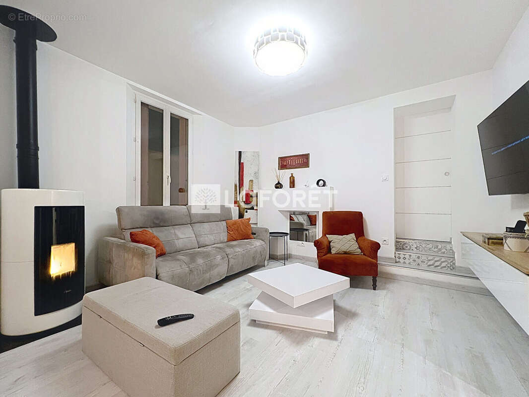 Maison à DOUE-LA-FONTAINE