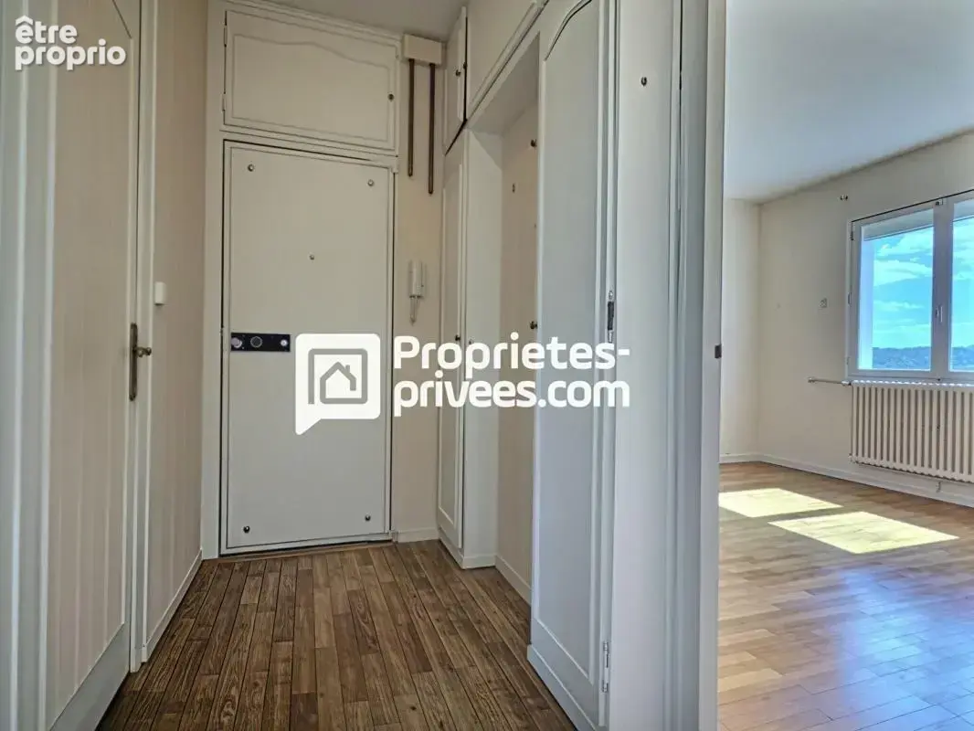 Appartement  T5/6 d'env. 106 m2 en dernier étage  avec 3/4 ch. et cave dans secteur prisé sur PERIGUEUX (24000) - photo 2
