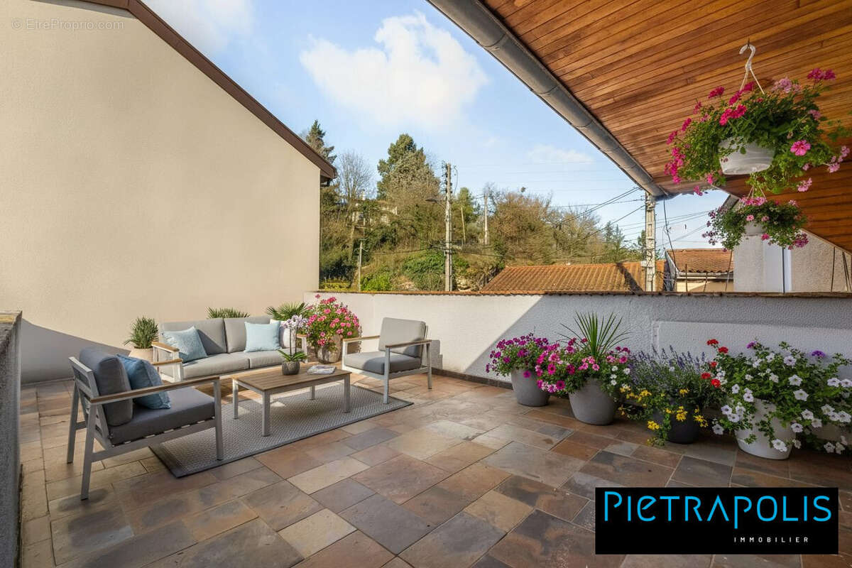 Appartement à SAINTE-FOY-LES-LYON