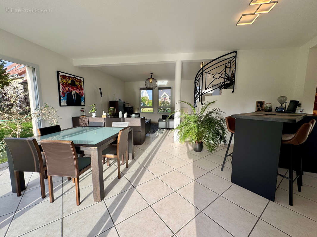 Maison à SAINS-EN-AMIENOIS