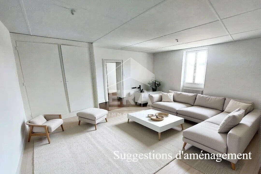 Maison à CHAILLEVETTE