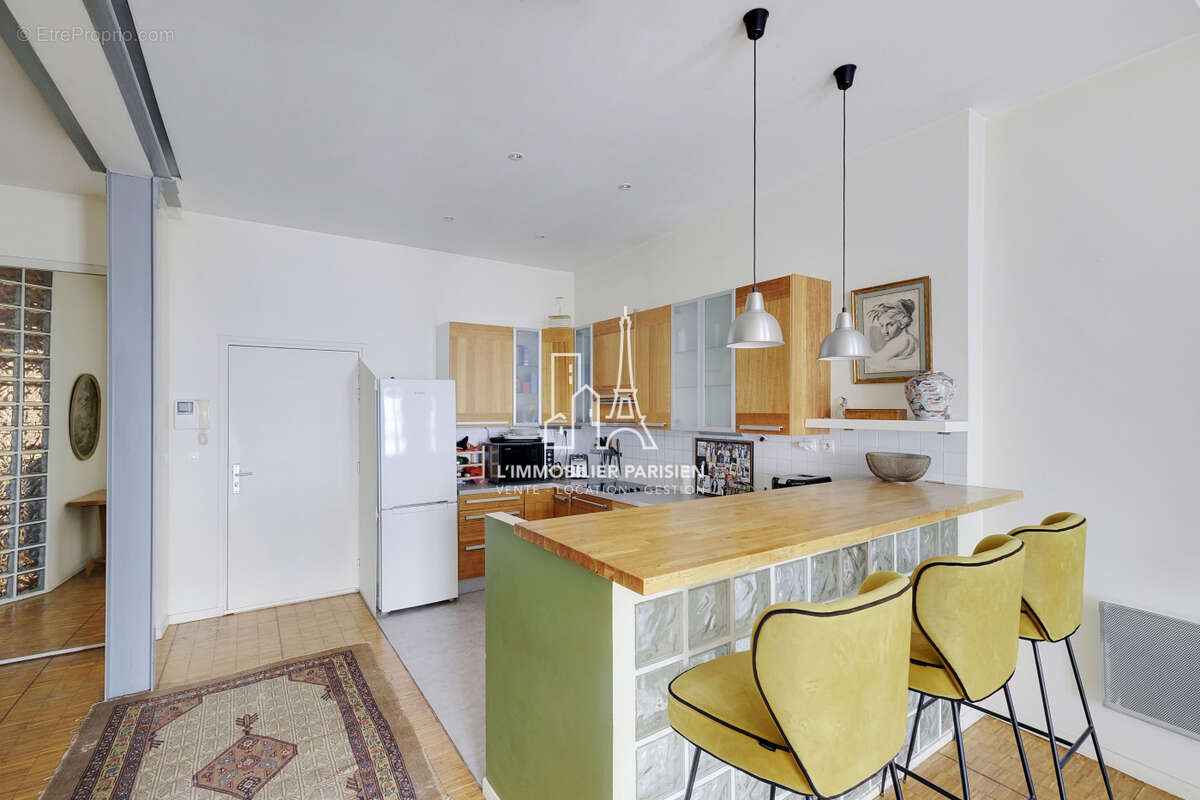 Appartement à PARIS-17E