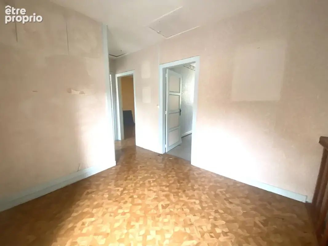 Immeuble situé dans le centre ville de AUMALE - photo 3