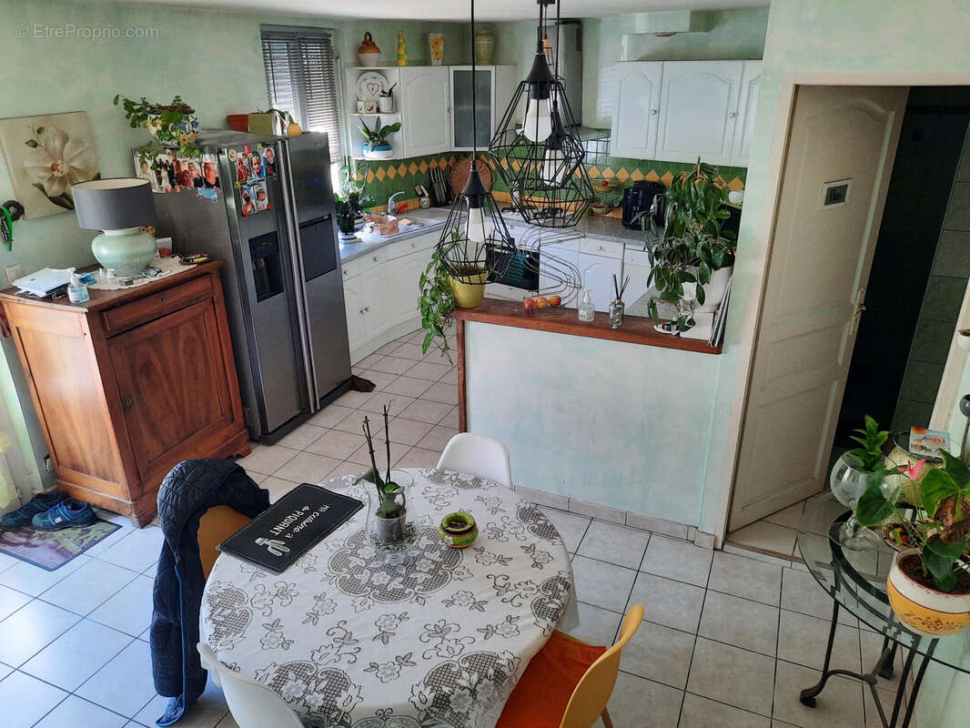 Maison à LA ROCHE-CHALAIS