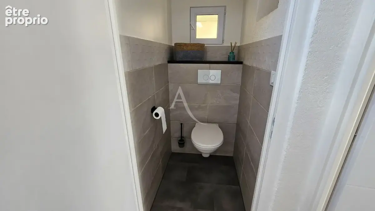 Maison rénovée à 10 minutes de la mer avec cour et stationnement - photo 9