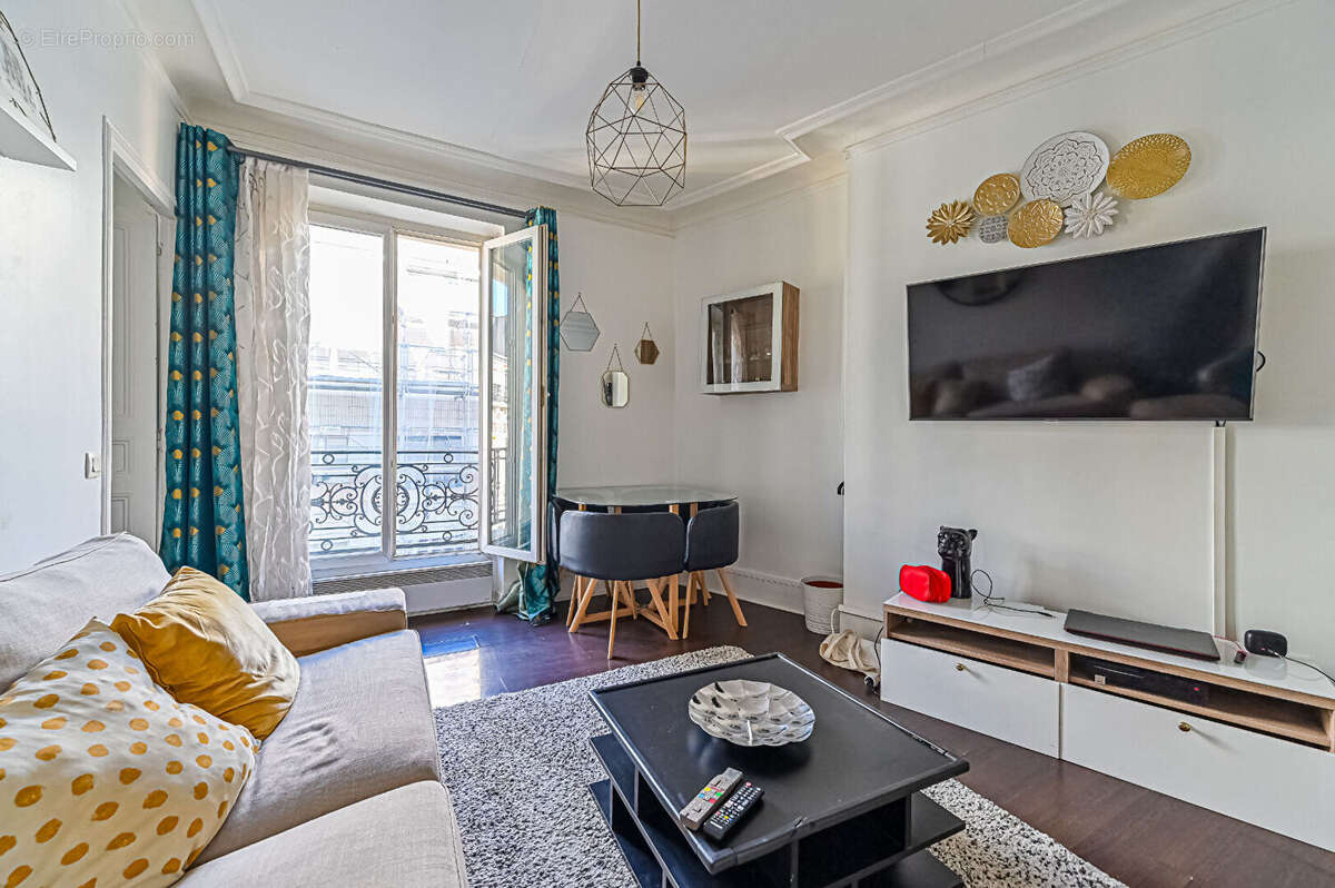 Appartement à PARIS-18E