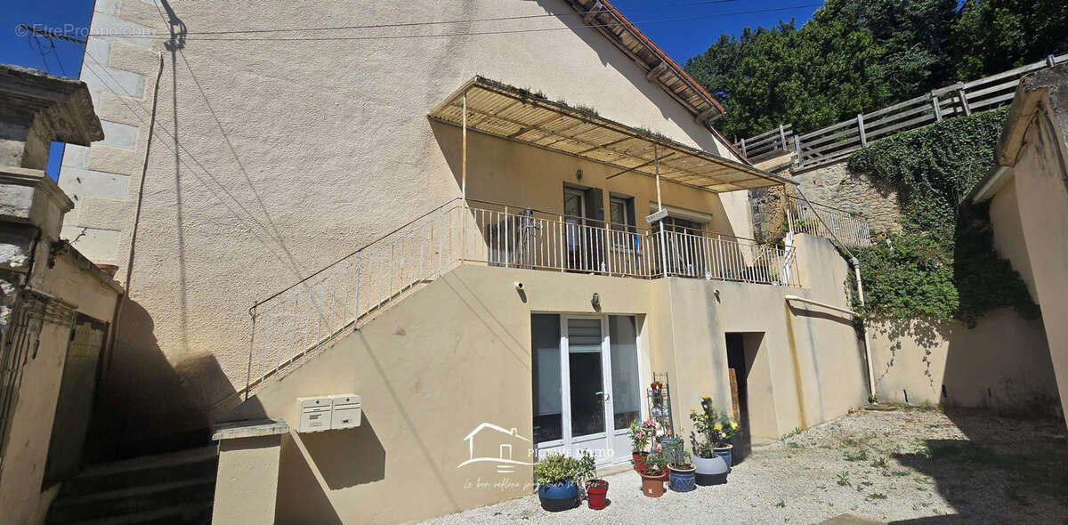 Appartement à LUSIGNAN