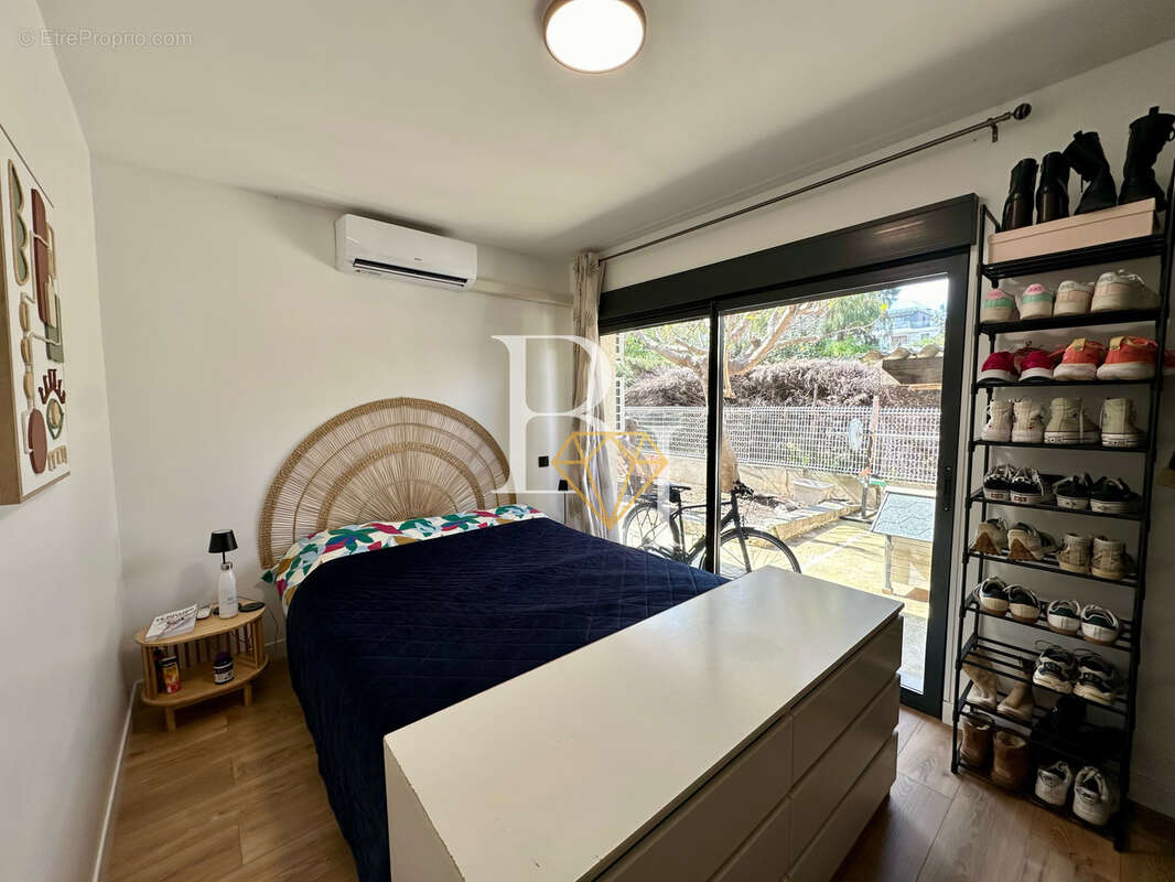 Appartement à SAINT-LAURENT-DU-VAR