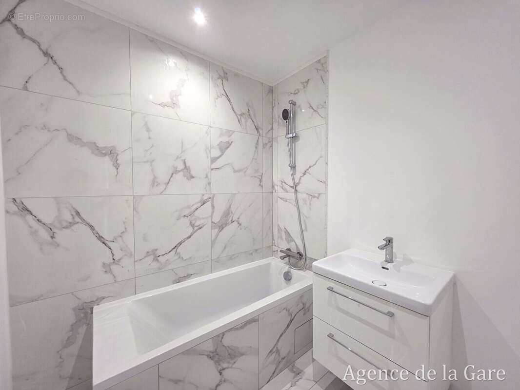 Maison à SARTROUVILLE