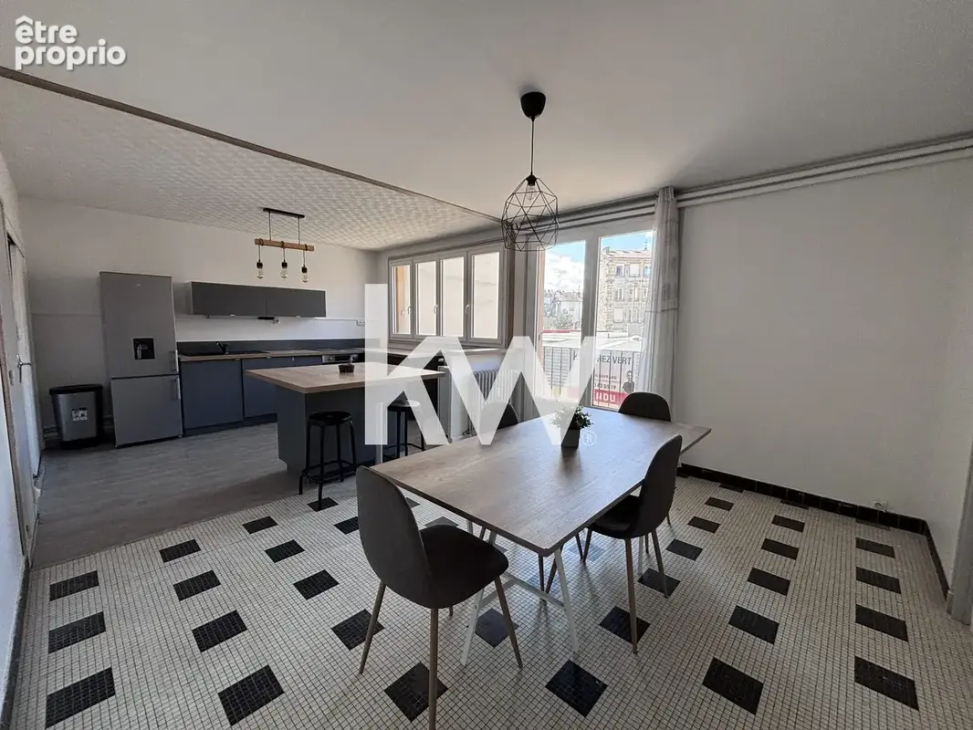 Appartement à SAINT-ETIENNE