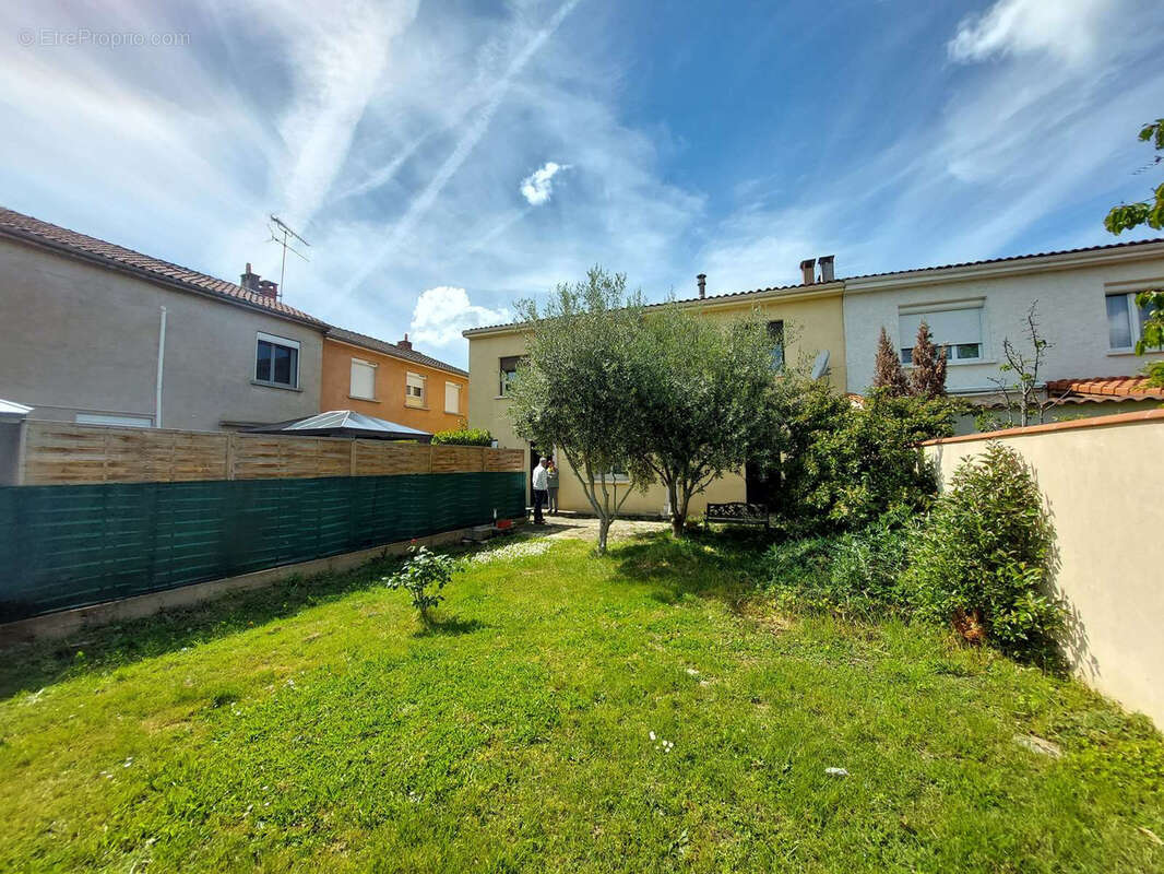 Maison à SAINT-JUERY