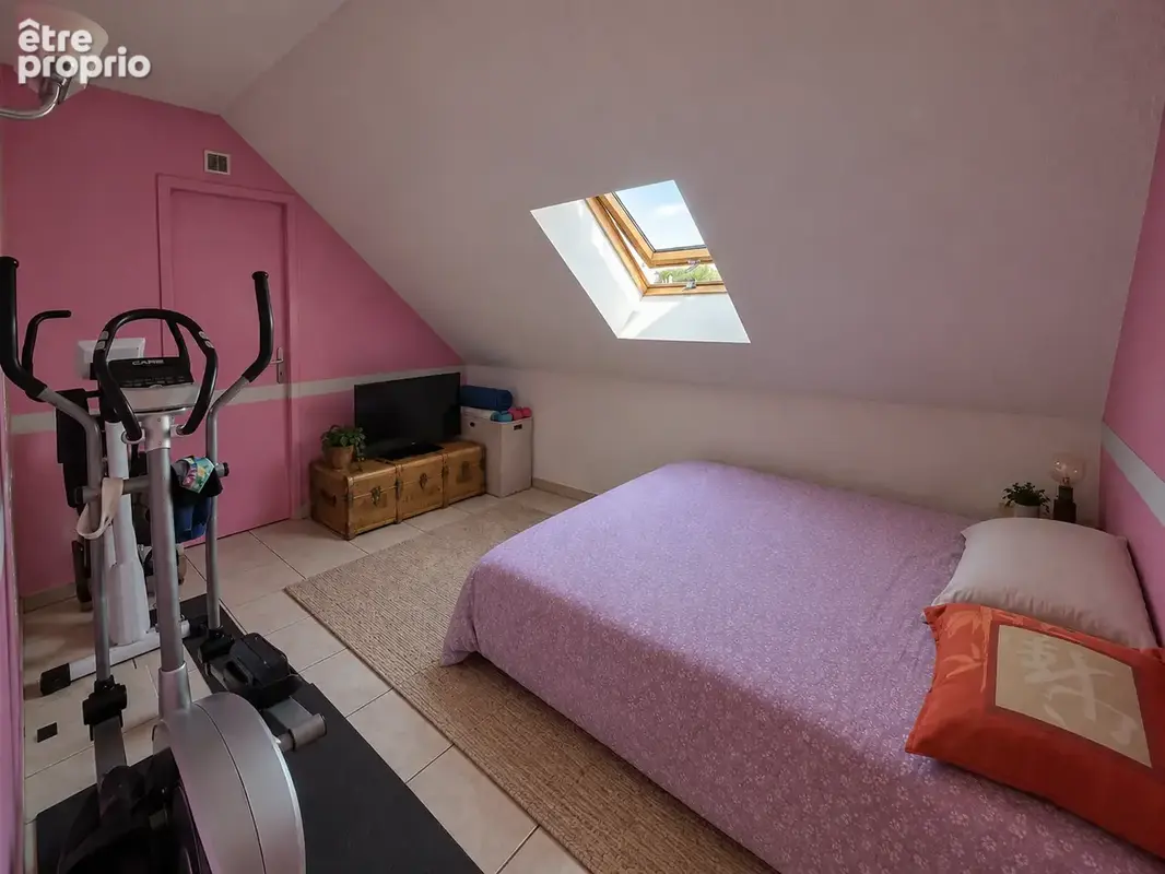 A vendre BELLEY T3 avec ascenseur, balcon et garage. - photo 6