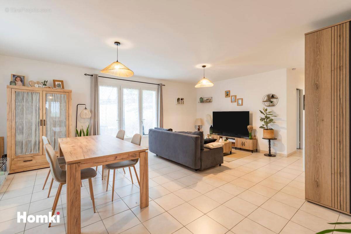 Maison à CAVANAC
