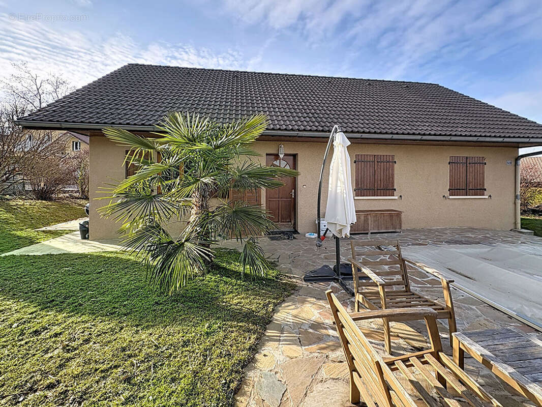 Maison à LA ROCHE-SUR-FORON