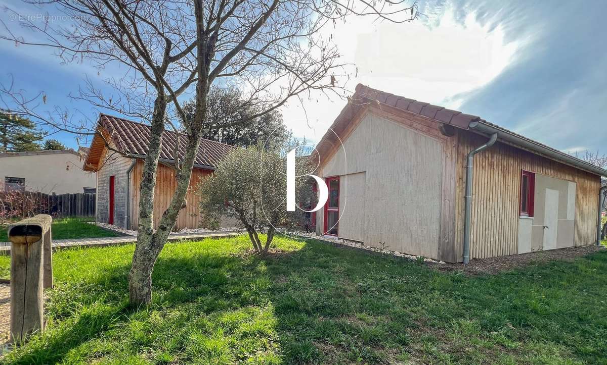 Maison à VALLON-PONT-D'ARC