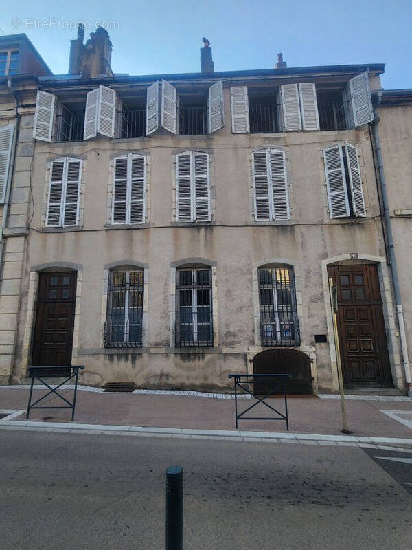 Appartement à POLIGNY