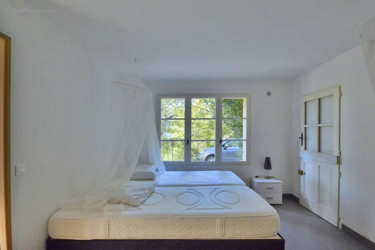 Maison à TOURRETTES-SUR-LOUP