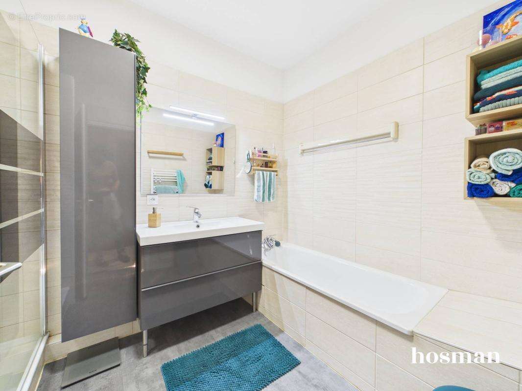 L'esprit Maison de Ville : Type 4 de 92 m² au charme atypique – À fontaines sur saone ( limite sathonay-camp) - photo 7