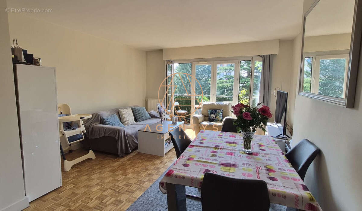 Appartement à LE PERREUX-SUR-MARNE
