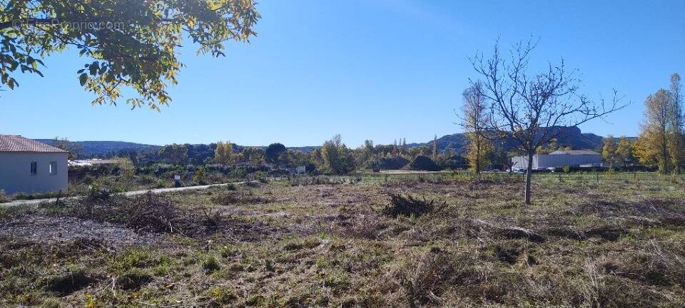 Terrain à VALLON-PONT-D'ARC