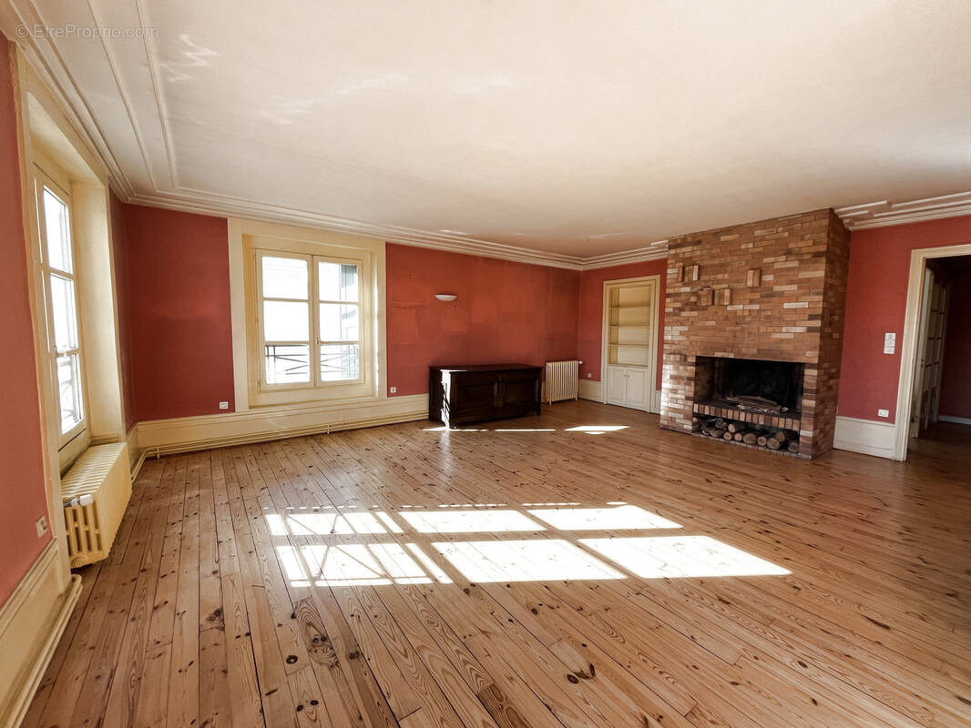 Appartement à SAINT-ETIENNE