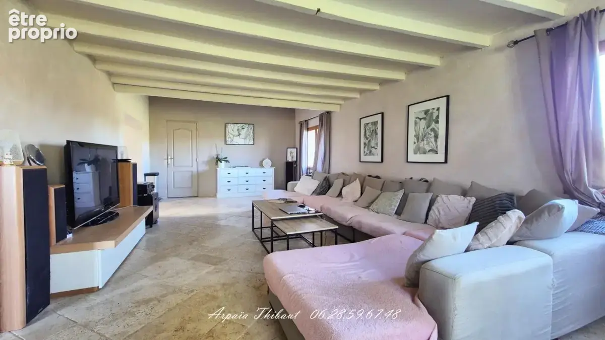 Maison familiale de plain-pied 192 m² sur plus de 8 000 m² avec vue dégagée sur le plateau - photo 3