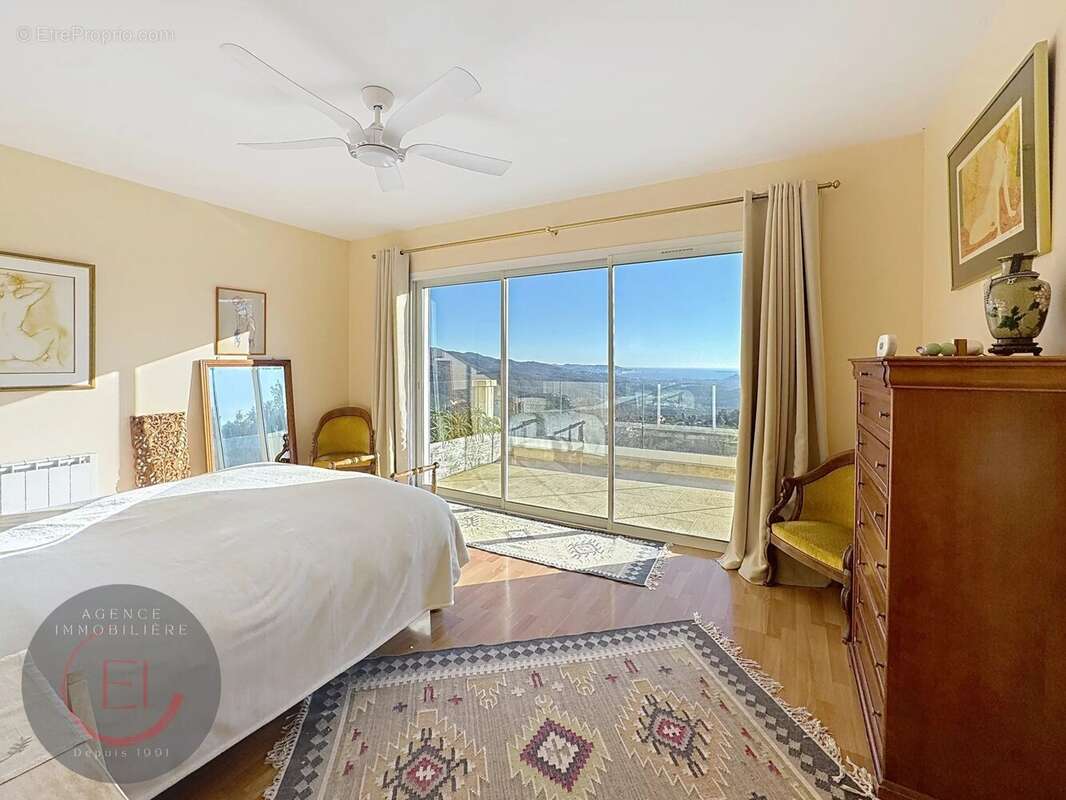 Maison à LES ADRETS-DE-L'ESTEREL