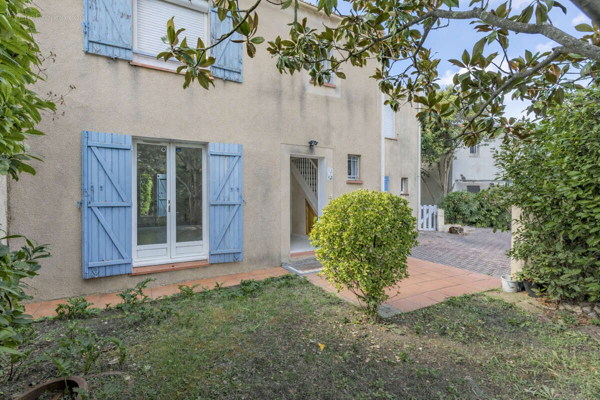 Maison à SIMIANE-COLLONGUE