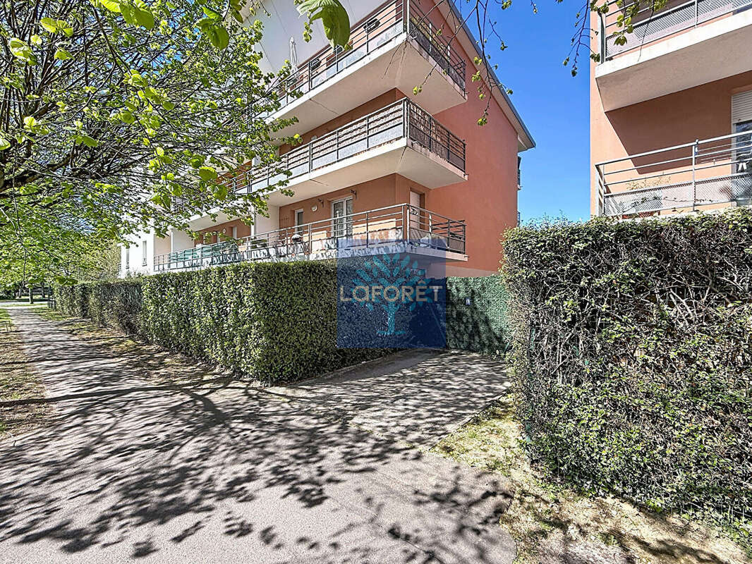 Appartement à SAINTE-GENEVIEVE-DES-BOIS