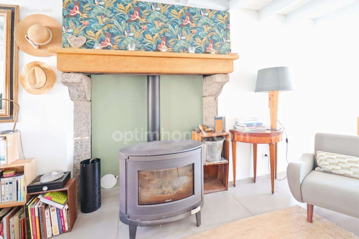 Maison de Charme - 132 m² - 6 pièces - 4 Chambres - Carport Double - Terrain 1256 m² -SAINT HILAIRE LA TREILLE (87) - photo 6
