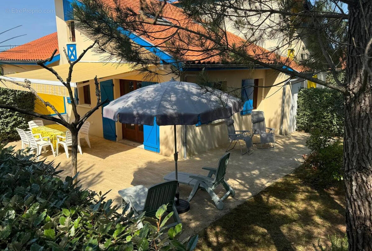 Appartement à SAINT-JULIEN-EN-BORN