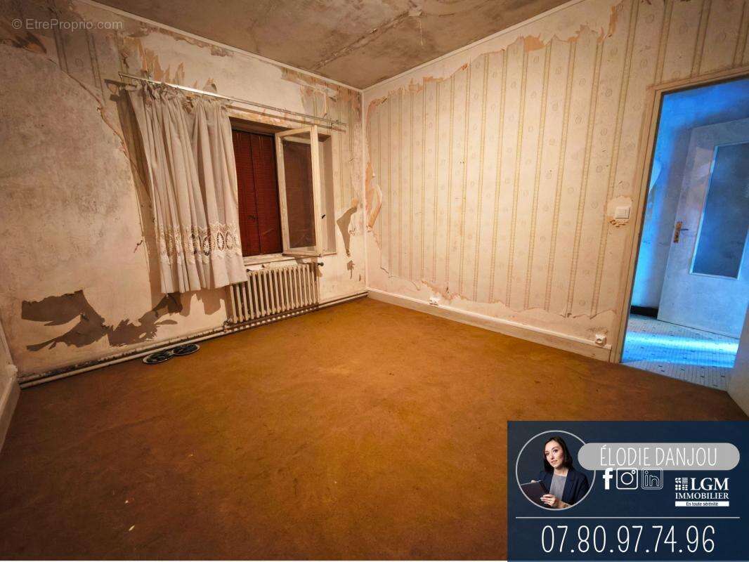 Maison à SARGE-SUR-BRAYE