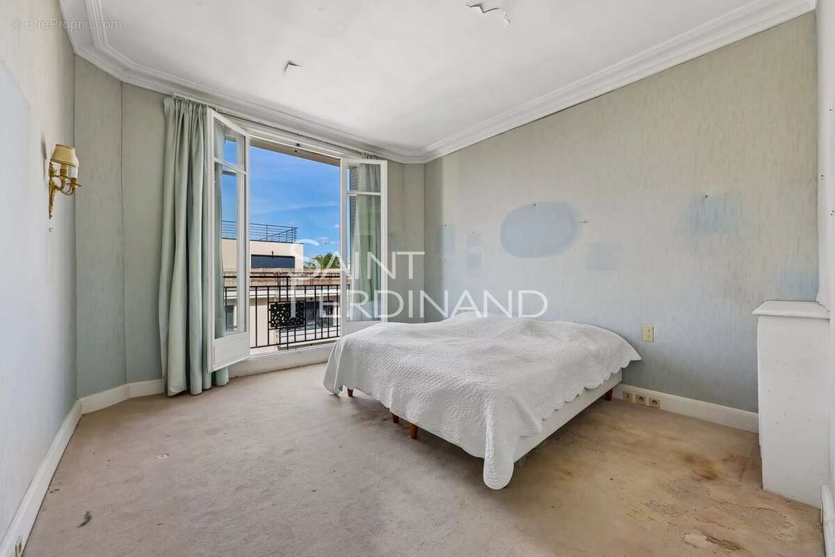 Appartement à NEUILLY-SUR-SEINE